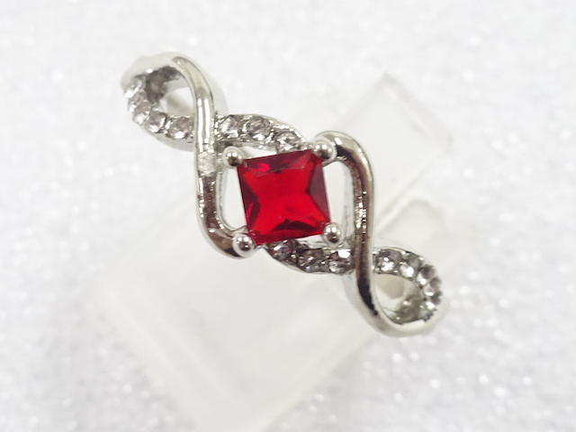 JAPANESE KIMONO / ANTIQUE COLORED STONE RING (SIZE 20)